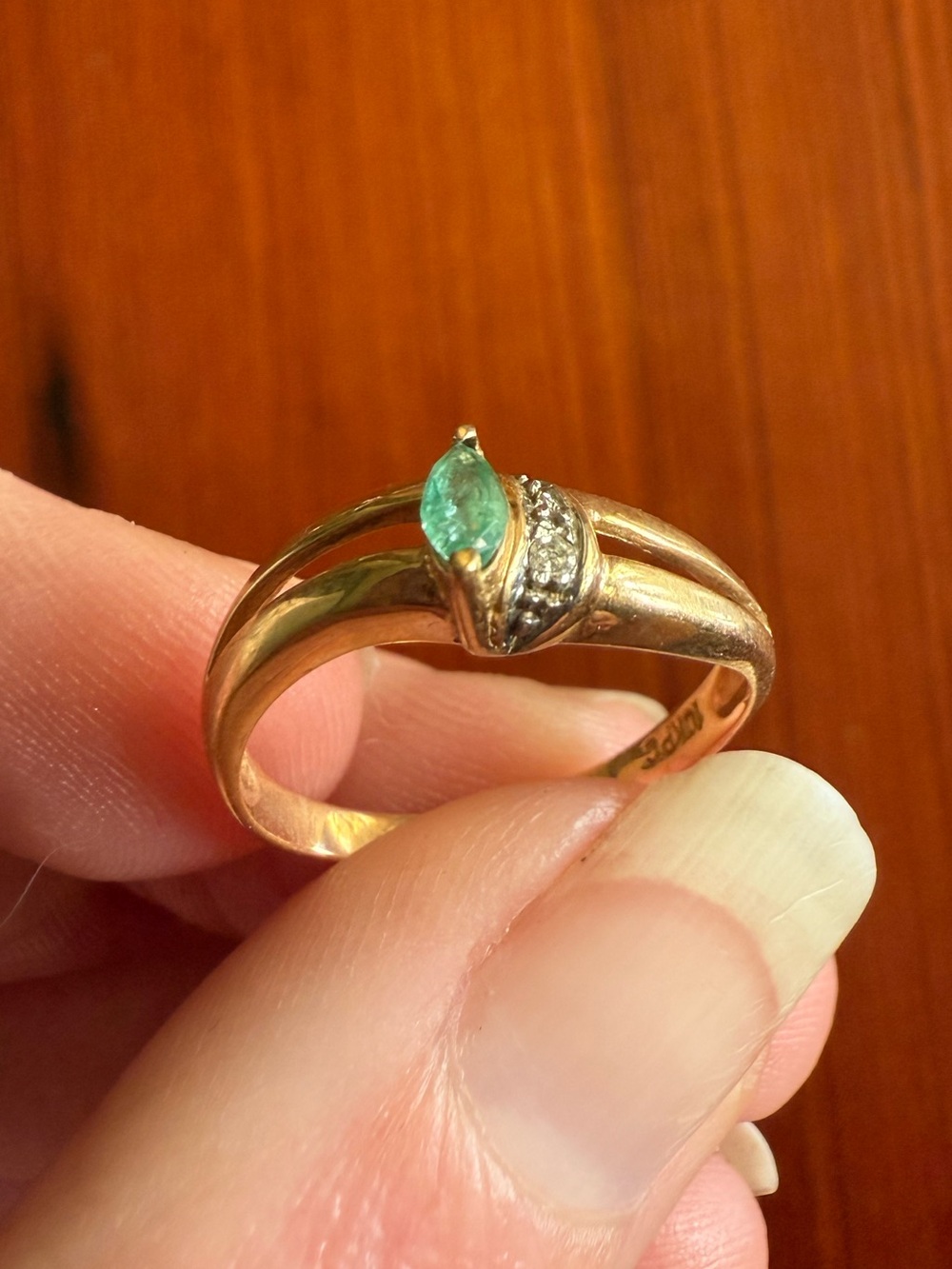 10K PC gold ring with sapphire and small diamonds, gold ring